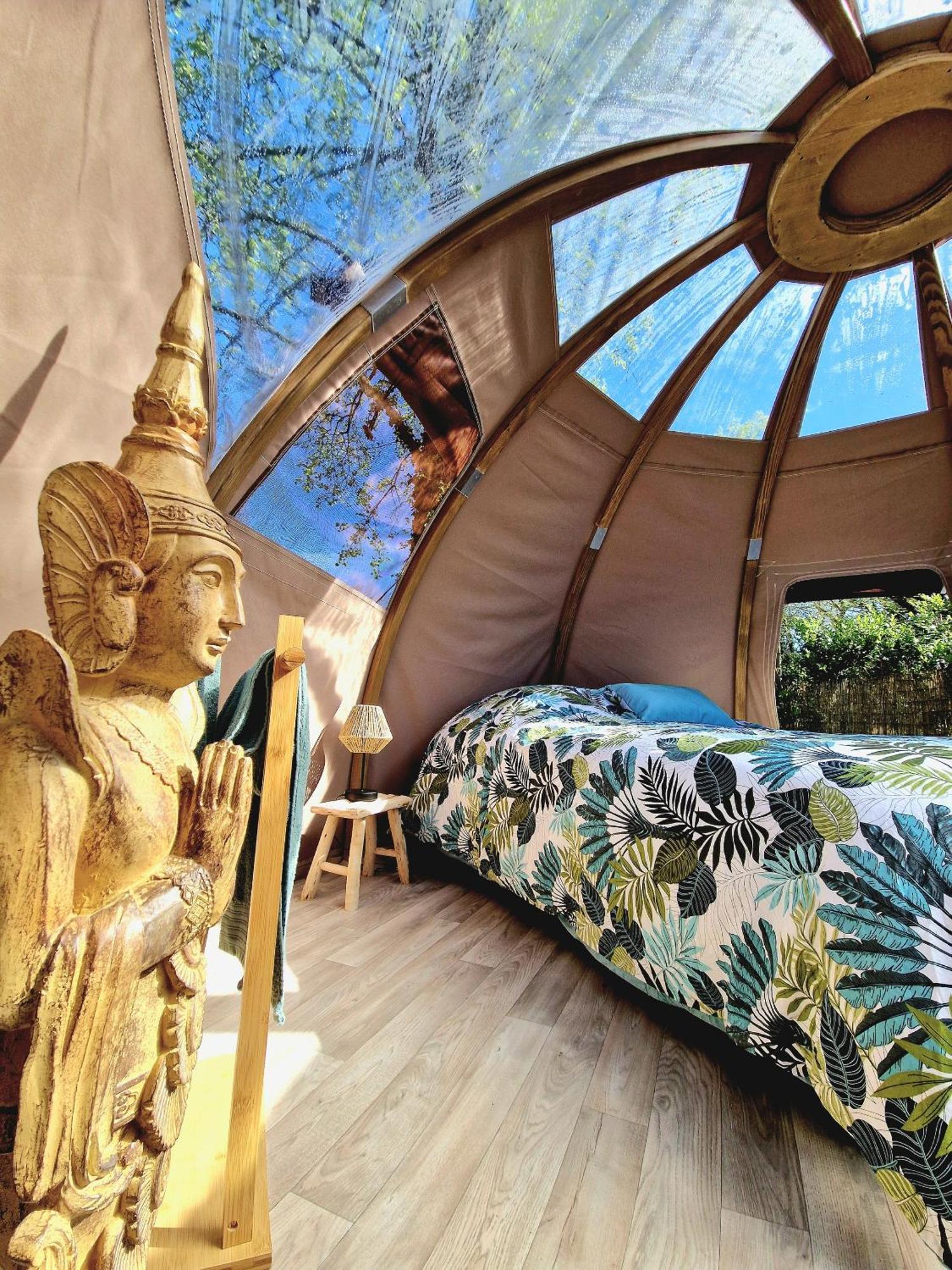 Les Nuits De Cassiopee Bed & Breakfast Sorde-l'Abbaye Room photo